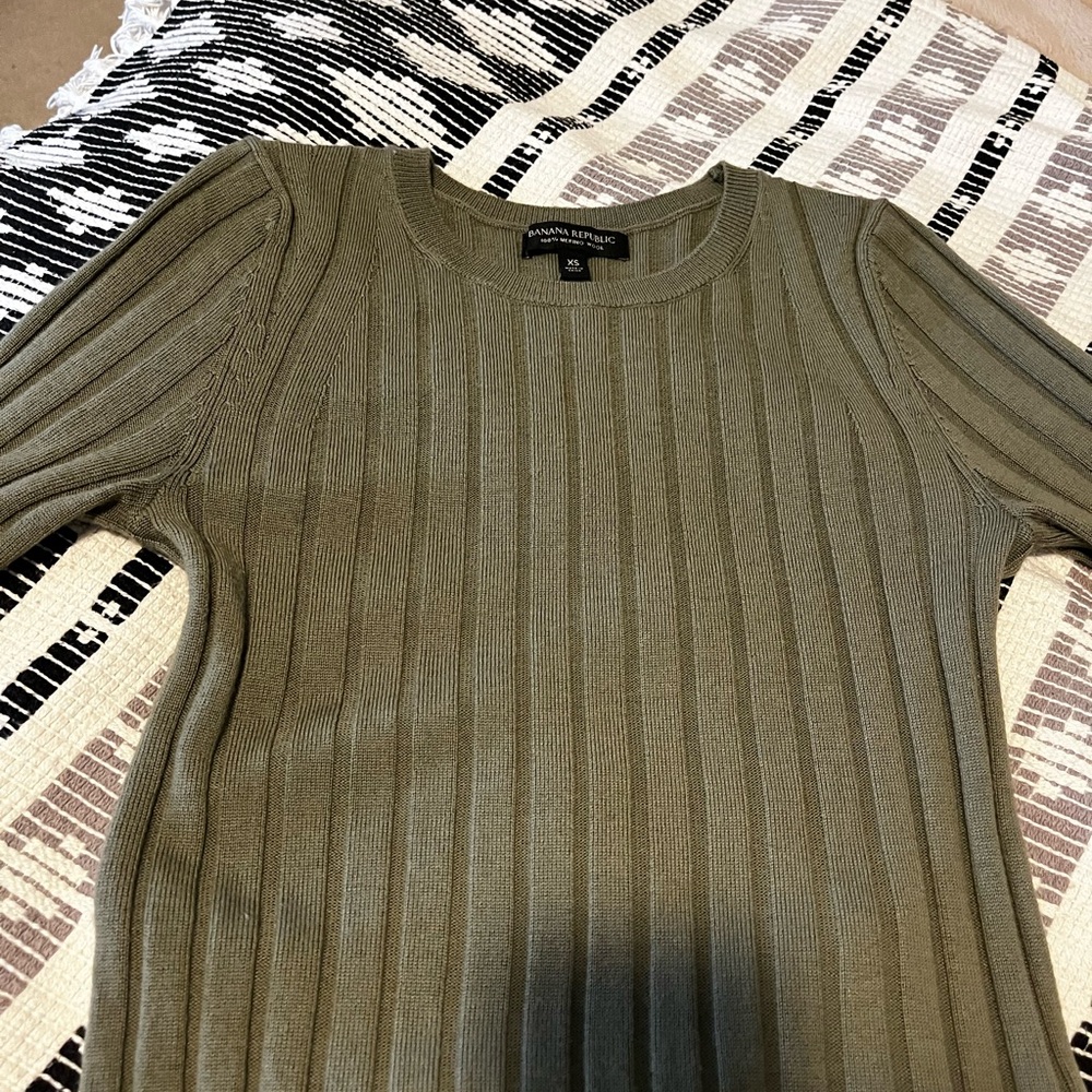 Banana Republic Ribbed Green Sweater